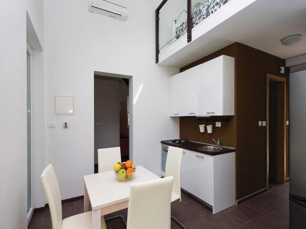 Apartments Grzic Porozina 外观 照片